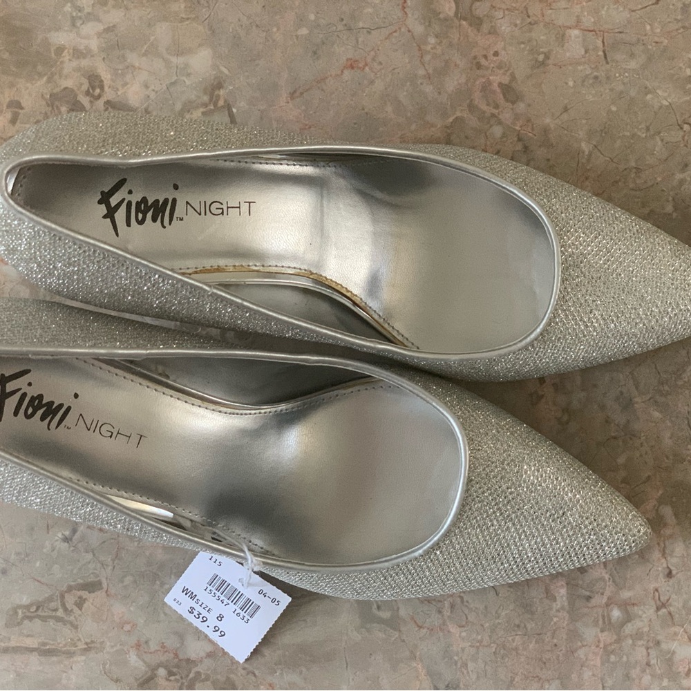 Classy Silver Sparkle Pointed Toe Heels - image 6